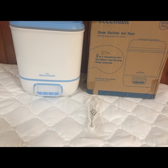 Steam sterilizer and dryer - Picture 2 of 3